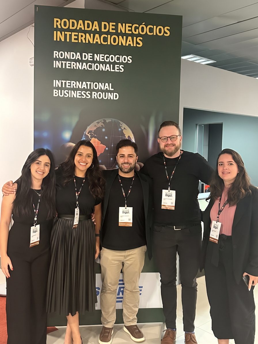 Equipe na Rodada de Negócios Internacionais